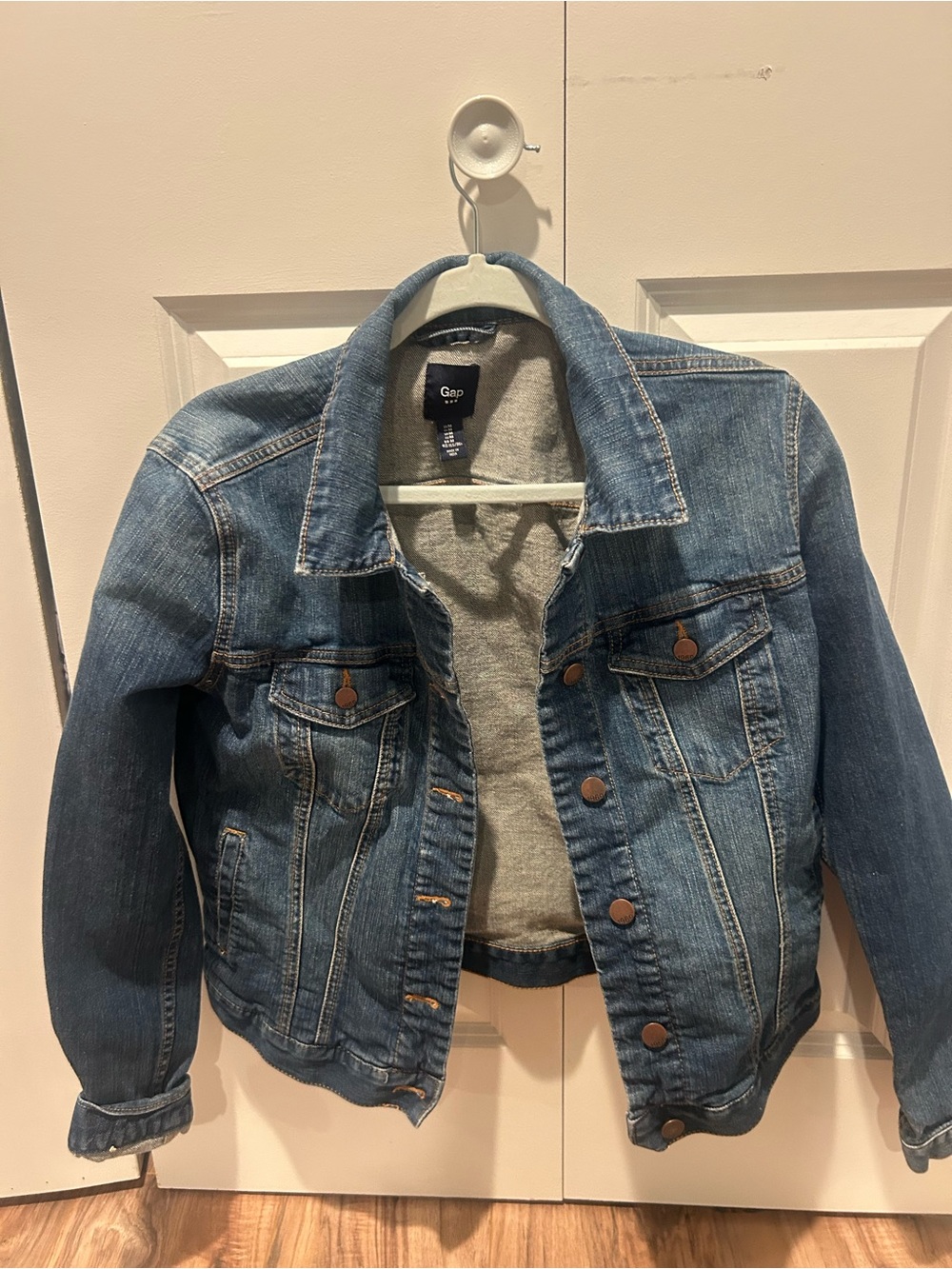 GAP Women’s Light-Mid Blue Denim Jacket